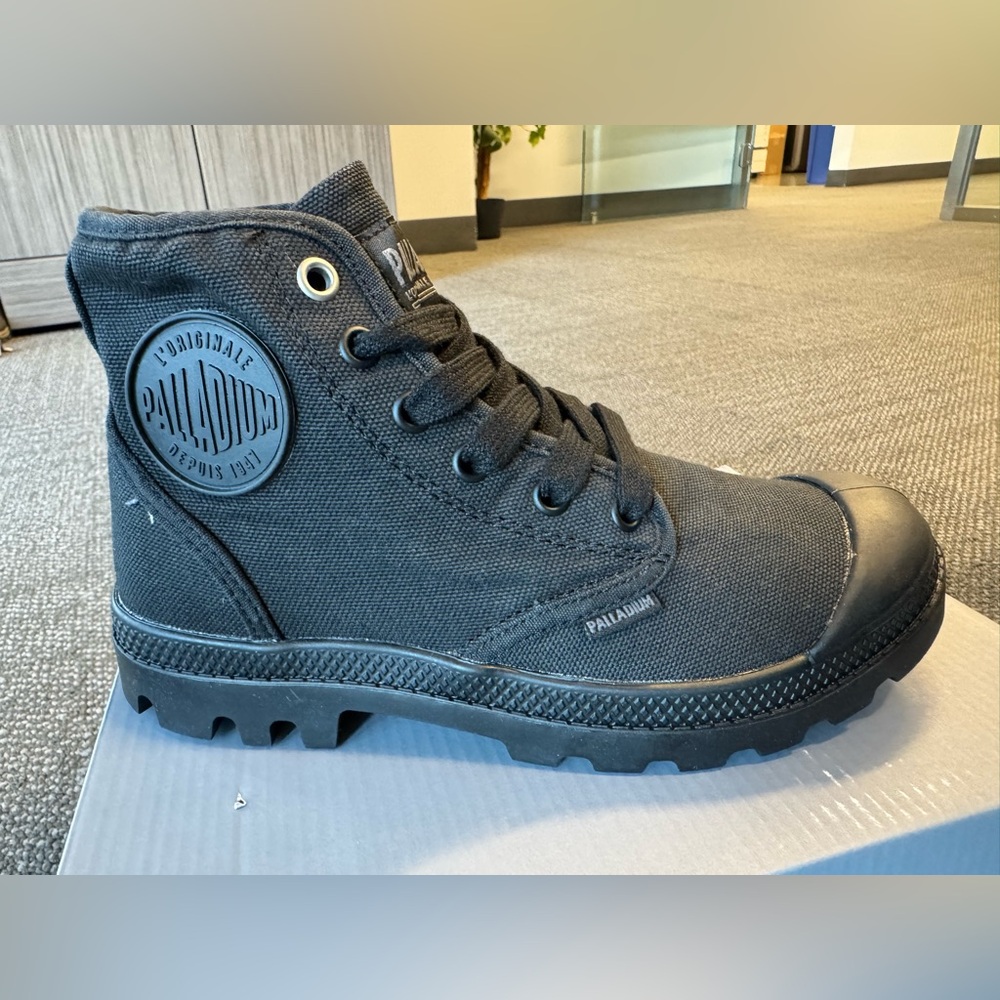 NWT Palladium Black Lace-Up Boots